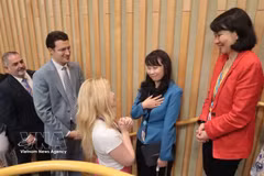 Associate Professor Dr. Nguyen Thi Lan Anh receives congratulations from international friends following her election to ITLOS (Photo: VNA)