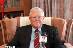 Professor Carl Thayer grants an interview to the Vietnam News Agency. (Photo: VNA)