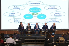 The event attracts around 500 policymakers, economists, entrepreneurs, and creative professionals from Vietnam and other countries. (Photo: VNA)