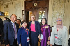 Vice Chairwoman of the National Assembly Nguyen Thi Thanh (second from right) meets President of the French National Assembly Yael Braun-Pivet (middle) (Photo: VNA)