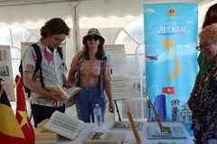 People visit Vietnam's booth at the ManiFiest 2025 in Ostend. (Photo: VNA)