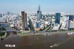 Ho Chi Minh City has set a more ambitious target of nearly 1 quadrillion VND (38.5 trillion USD) in State budget revenue in 2026. (Photo: VNA)
