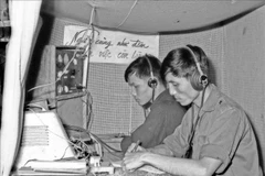 B8 telegraph operators of the Liberation Press Agency are transmitting and receiving news. (Photo: LPA)