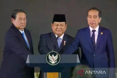 President Prabowo Subianto (centre), along with former presidents Joko Widodo (right) and Susilo Bambang Yudhoyono (left), pressing the button to officially launch Indonesia's sovereign wealth fund, Danantara, during the launching ceremony at the Presidential Palace complex in Jakarta on February 24. (Photo: Antara)