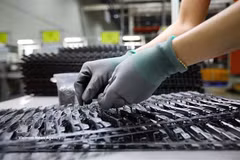 Production at Cap Global Co. Ltd. in Luong Son Industrial Park, Phu Tho province (Photo: VNA)