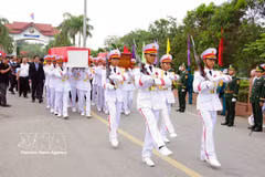 The martyrs will be laid to rest at the Road 9 National Martyrs Cemetery in Quang Tri (Photo: VNA)