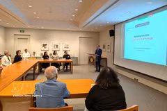 Vietnamese Ambassador to the US Nguyen Quoc Dung speaks at the seminar. (Photo: VNA)