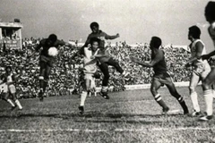 North-South football reunion at the Thong Nhat Stadium in HCM City on November 7, 1976. (File Photo of These Football Times)