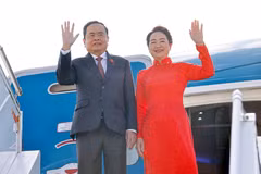 National Assembly Chairman Tran Thanh Man and his spouse leave Geneva to return Vietnam. (Photo: VNA)