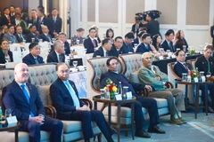 Prime Minister Pham Minh Chinh (third, left, front), Malaysian Prime Minister Anwar bin Ibrahim (second, left), New Zealand Prime Minister Christopher Luxon (first, left), and Timor-Leste President Jose Ramos-Horta (fourth, left) at the high-level plenary session of the second ASEAN Future Forum (AFF 2025) in Hanoi on February 26. (Photo: VNA)