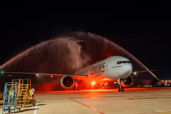 Emirates’ first flight to Da Nang was greeted with a ceremonial water cannon salute.