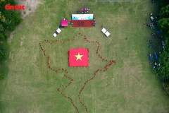 One of the festival’s highlights is a formation of the map of Vietnam by more than 1,000 yoga practitioners (Photo: VNA)