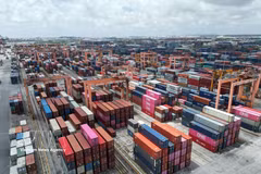 Containers of goods at Tan Vu Port in Hai Phong city (Photo: VNA)