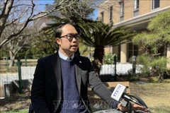 Nguyen Hong Son, President of the Union of Vietnamese Associations in Japan, grants an interview to the Vietnam News Agency's reporter. (Photo: VNA)