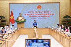 Deputy Prime Minister Ho Quoc Dung chairs the 34th meeting of the National Steering Committee on combating illegal, unreported and unregulated (IUU) fishing in Hanoi on April 16. (Photo: VNA)