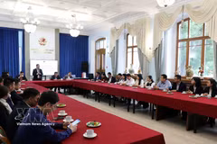 At a working session with the Vietnamese Embassy in Moscow (Photo: VNA)