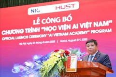 Deputy Prime Minister Nguyen Chi Dung speaks at the launch of the “AI Vietnam Academy” programme in Hanoi on August 21. (Photo: VNA)