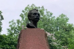 The José Martí monument at Tao Dan flower garden in Hanoi. (Photo: VNA) 