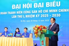 Prime Minister Pham Minh Chinh delivers a keynote address at the first Congress of the Ho Chi Minh Communist Youth Union of the Government for the 2025–2030 term on December 30, 2025. (Photo: VNA)
