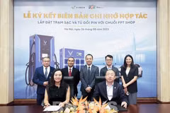 FPT Retail signs a memorandum of understanding with V-Green JSC on August 26, 2025. (Photo: VNA)