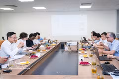An overview of the kick-off meeting for the “Sustainable Management of Substances Controlled by the Montreal Protocol” project (Photo: VNA)