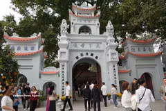 The main gate of Mau Temple in Hung Yen province. (Photo: VNA)