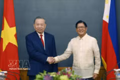 General Secretary of the Communist Party of Vietn Nam (CPV) Central Committee and State President To Lam (left) meets with Philippine President Ferdinand Romualdez Marcos Jr. during his visit to the Philippines in June 2026 (Photo: VNA)