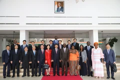 Delegates at the talks between Vice Chairman of the National Assembly (NA) Vu Hong Thanh and Vice President of the National Assembly of Côte d’Ivoire Woi Mela Gaston. (Photo: VNA)