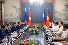 The talks between General Secretary of the Communist Party of Vietnam Central Committee and State President To Lam and Philippine President Ferdinand Romualdez Marcos Jr. in Manila on June 1 (Photo: VNA)