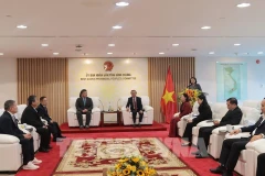 An overview of the working session between Vice Chairman of Binh Duong People’s Committee Bui Minh Thanh and Masashi Suzuki, a member of the Ibaraki Prefectural Assembly and a delegation of Japanese businesses (Photo: VNA)