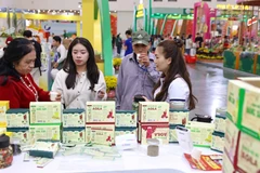 Local agricultural products from Vietnam’s Central Highlands are introduced to residents and visitors at the fair. (Photo: VNA)