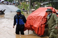 Heavy rains and strong winds from the storm cause flooding and isolating several areas of Thanh Hoa. (Photo: VNA)