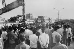 The first North–South reunification express train has arrived at Sai Gon Station. (Photo: VNA)