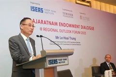 Secretary of the Party Central Committee and head of its Commission for External Relations Le Hoai Trung addresses the S. Rajaratnam Endowment Dialogue (SRED 2025). (Photo: VNA)