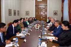 The meeting between Bulgarian President Rumen Radev and the Vietnamese delegation in Sofia on June 4. (Photo: VNA)