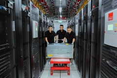 The B200 supercomputing system delivers performance of up to 1.5 ExaFLOPs FP8, equivalent to 1.5 quintillion calculations per second. (Photo: nhandan.vn)