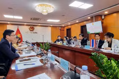 The working session between the Vietnam Competition Commission and a delegation from the Thai Senate in Hanoi on September 26 (Photo: congthuong.vn)