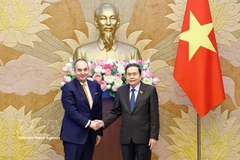 National Assembly Chairman Tran Thanh Man (right) receives First Vice President of the Hellenic Parliament Ioannis Plakiotakis in Hanoi on March 2. (Photo: VNA)