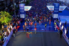 The Halong Bay Heritage Marathon 2024 attracts over 13,500 athletes from 55 countries. (Photo: baoquangninh.vn)