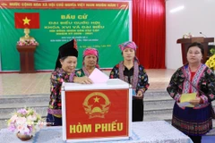 Voters in Nam Sao 2 village, Pa Tan commune of Lai Chau cast their ballots on March 15 (Photo: VNA)