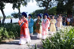 Hue's tourism activities attract a large number of visitors (Photo: VNA)
