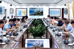 Officials attend at the meeting in Hanoi on July 10 to review how agencies are teaming up to get the International Press Centre for the APEC Economic Leaders’ Week 2027 built. (Photo: VNA)