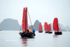 On Ha Long Bay (Photo: VNA)