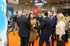 On the sidelines of the HOLIDAY & SPA EXPO 2026, Vietnamese Ambassador to Bulgaria Nguyen Thi Minh Nguyet met with Bulgarian Minister of Tourism Miroslav Borshosh. (Photo: VNA)