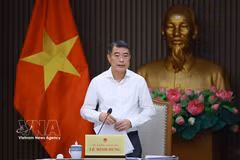 Prime Minister Le Minh Hung speaks at the working session (Photo: VNA)