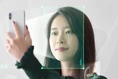 From January 5 next year, customers will be required to conduct biometric authentication when opening a bank card (Photo: VNA)