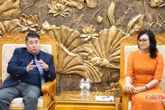 Vietnamese Deputy Minister of Industry and Trade Phan Thi Thang (right) receives Paul Le, Vice President of Central Retail Vietnam in charge of Trade Promotion and Export in Hanoi on July 20. (Photo: moit.gov.vn)