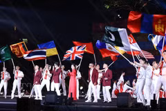 At the opening of the first-ever Cultures of the World Festival in Hanoi. (Photo: VNA)