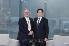 State President Luong Cuong (R) meets with Lieutenant Governor of Washington Denny Heck in Seattle city on September 21 morning, 2025. (Photo: VNA)