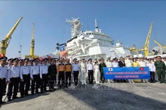 Delegates from both countries at the welcoming ceremony on January 19 for the Japan Coast Guard patrol vessel Akitsushima during its courtesy visit to Da Nang. (Photo: VNA)